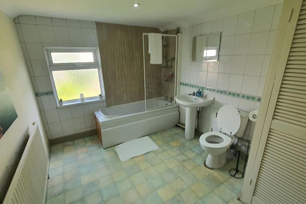 Free Netflix, Large House, Great Price Daire Cardiff Dış mekan fotoğraf