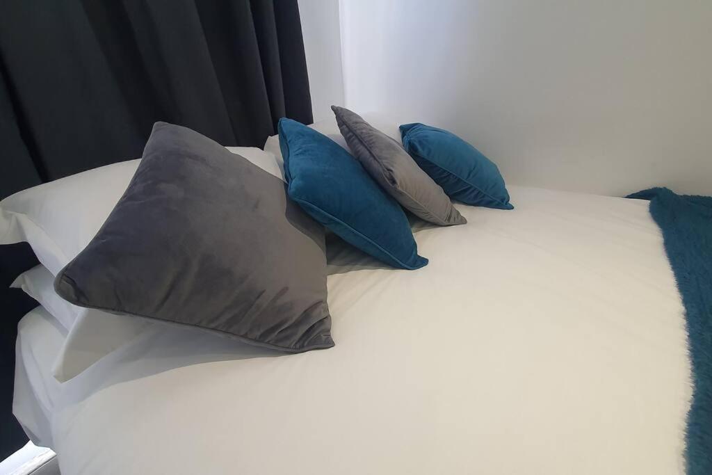 Free Netflix, Large House, Great Price Daire Cardiff Dış mekan fotoğraf