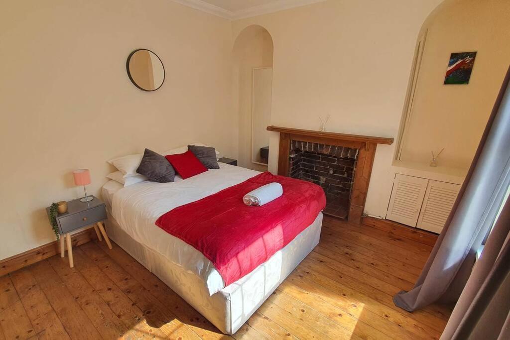 Free Netflix, Large House, Great Price Daire Cardiff Dış mekan fotoğraf